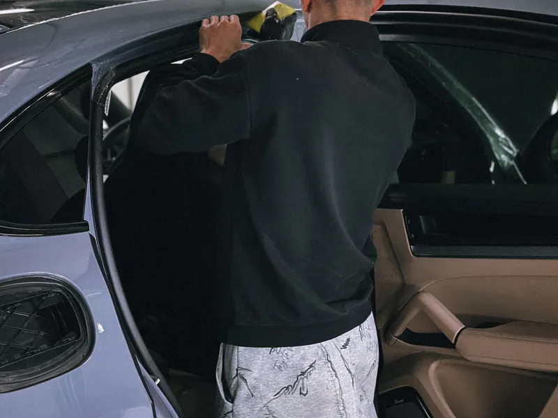 Zmiana koloru auta folią (car wrapping) w Tipa — Raszyn pod Warszawą
